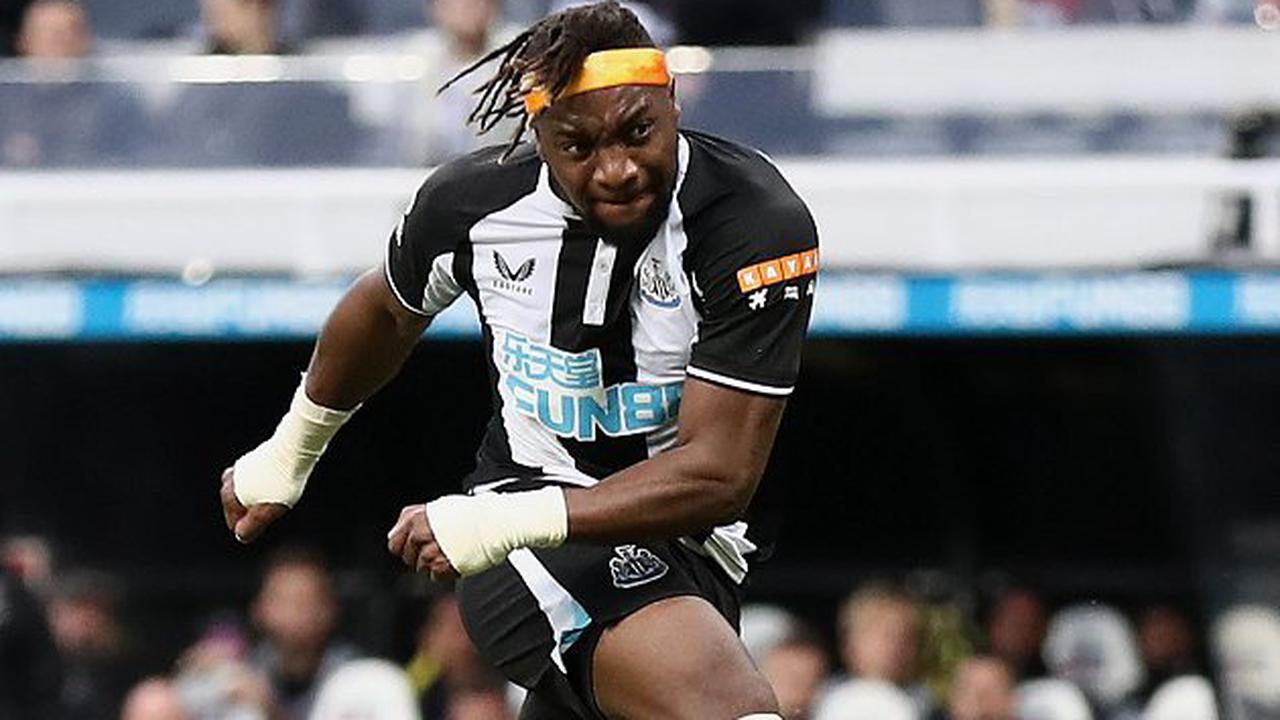 Newcastle star Saint-Maximin promotes personal game with Rolex gift thanks to Magpies fan