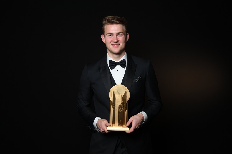 Matthijs de Ligt was awarded the Kopa Trophy at the Ballon d'Or ceremony on Wednesday (Twitter/France Football)