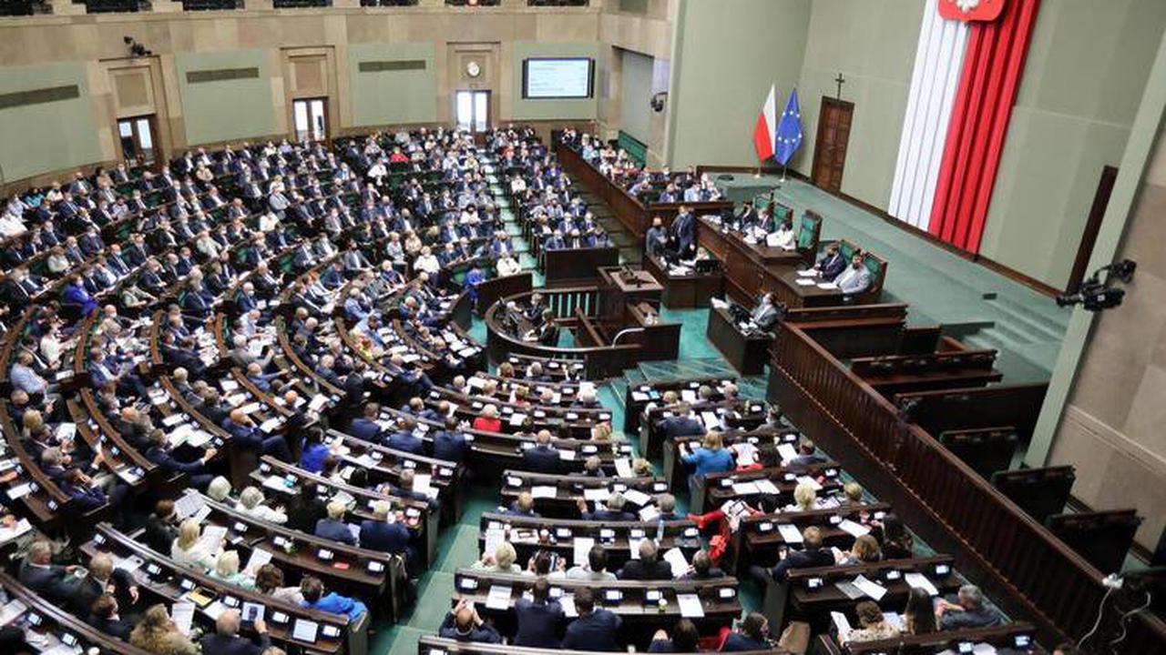 Polen Par­la­ment be­schließt Auf­lö­sung von Dis­zi­pli­nar­kam­mer am Obers­ten Ge­richt