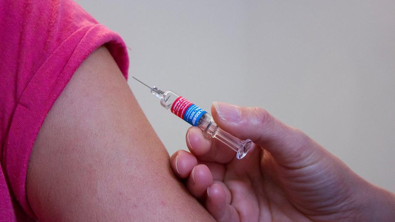 Covid : nouveau record de contaminations en Allemagne, en plein débat sur l'obligation vaccinale