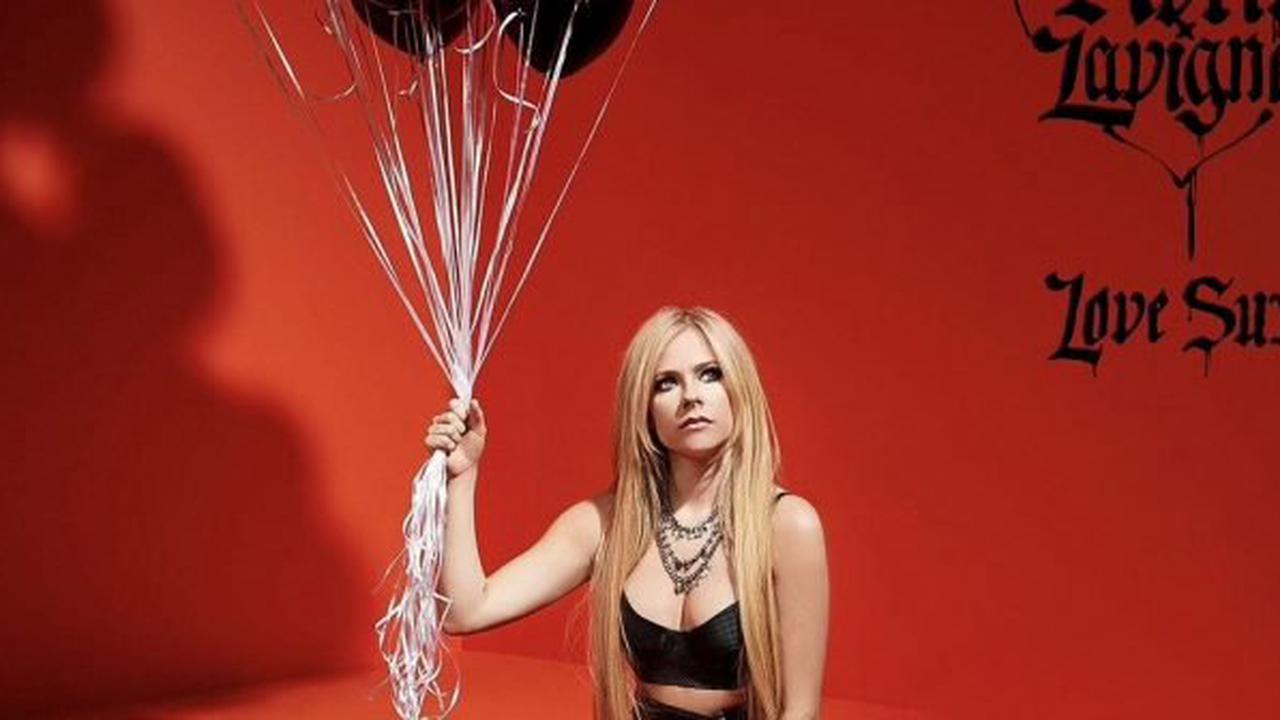 Avril Lavigne dévoile le single « Love It When You Hate Me », extrait du nouvel album « Love Sux » !