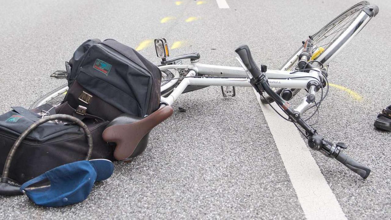 Nach Sturz mit E-Bike: Zufällig anwesender Polizist rettet Burghauser (89) das Leben