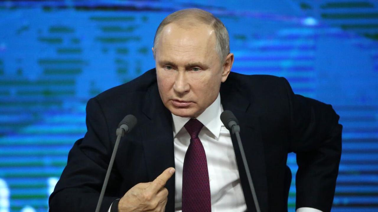 Ein Moderator aus Putins Kreisen schlägt im TV vor, Atomwaffen gegen zwei europäische Länder einzusetzen