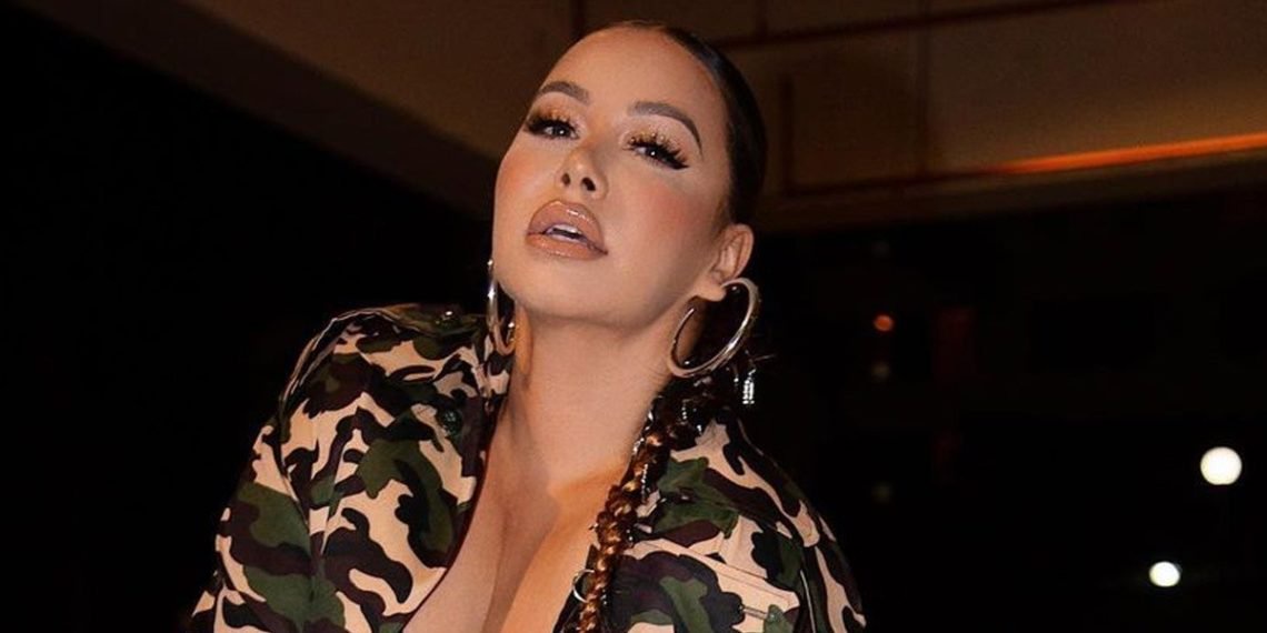 Chiquis On Christmas Singing 2022 Chiquis Rivera Is Presumed Only Between Ribbons For Christmas - Opera News