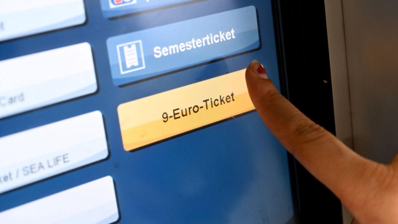 9-Euro-Ticket: Verkehrsbetriebe in Sachsen-Anhalt starten mit Verkauf