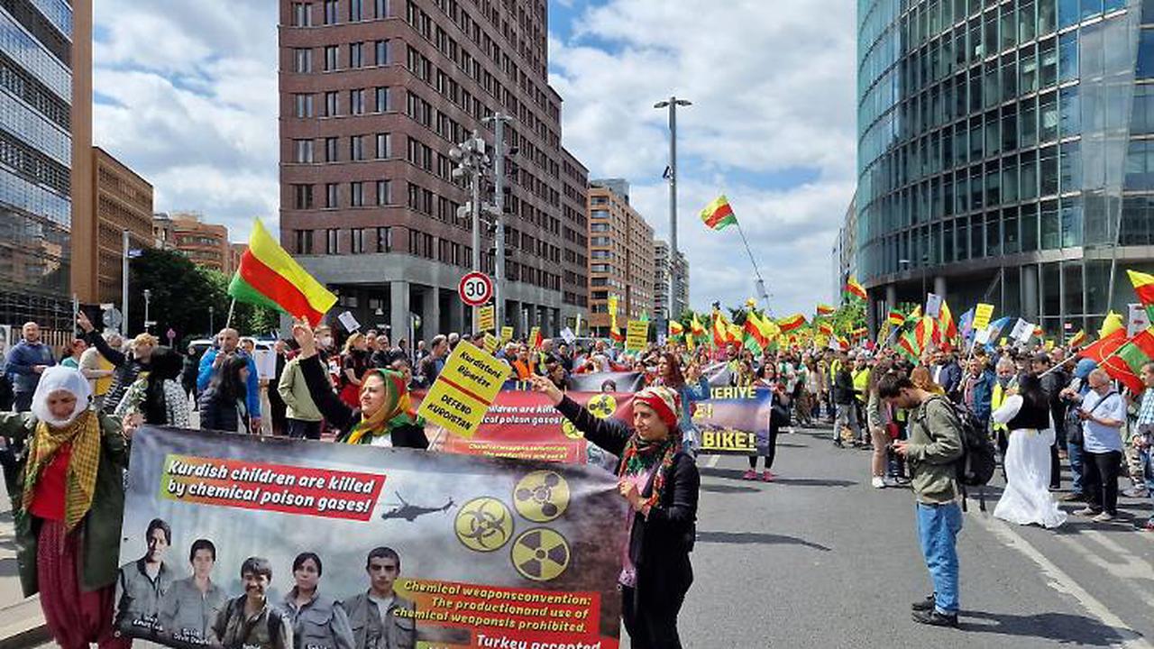 Hunderte bei Treffen der Klima- und Kurdenbewegung