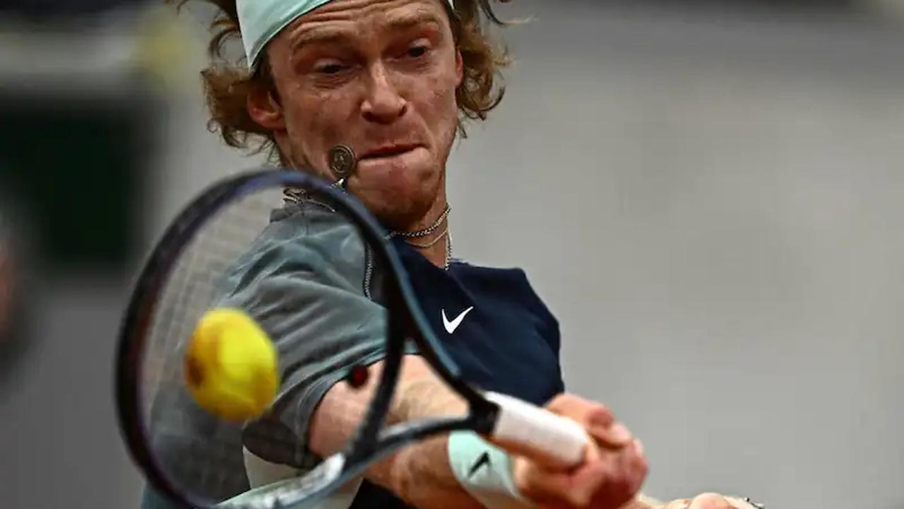 French Open: Rublew schießt Helfer die Kappe vom Kopf