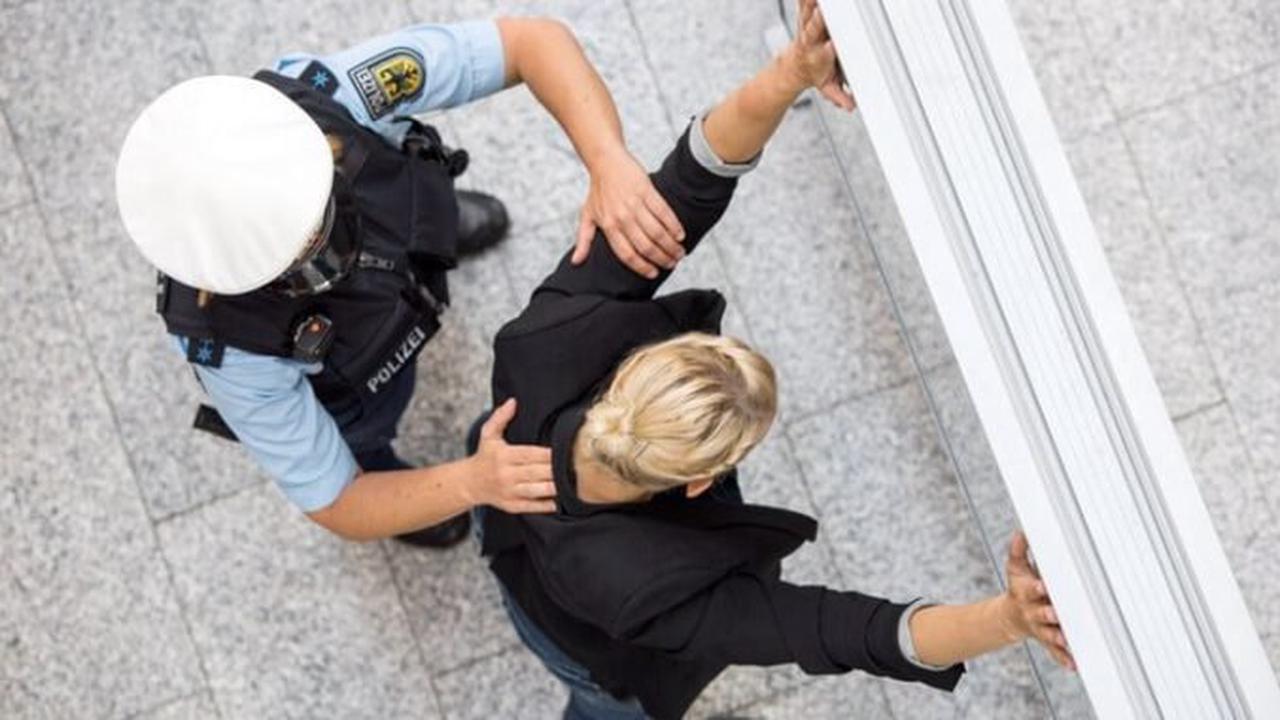 BPOL NRW: 4 Monate Haft – Bundespolizisten verhaften 31-jährige wegen unerlaubtem …
