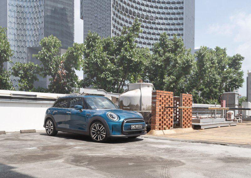 Mini One 5 Door Review If Apple Made A Car Opera News