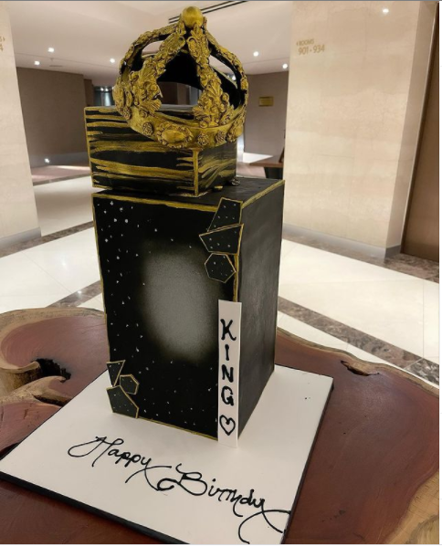 Tonto Dikeh shows off five massive cakes in celebration of her 36th birthday (Photos)