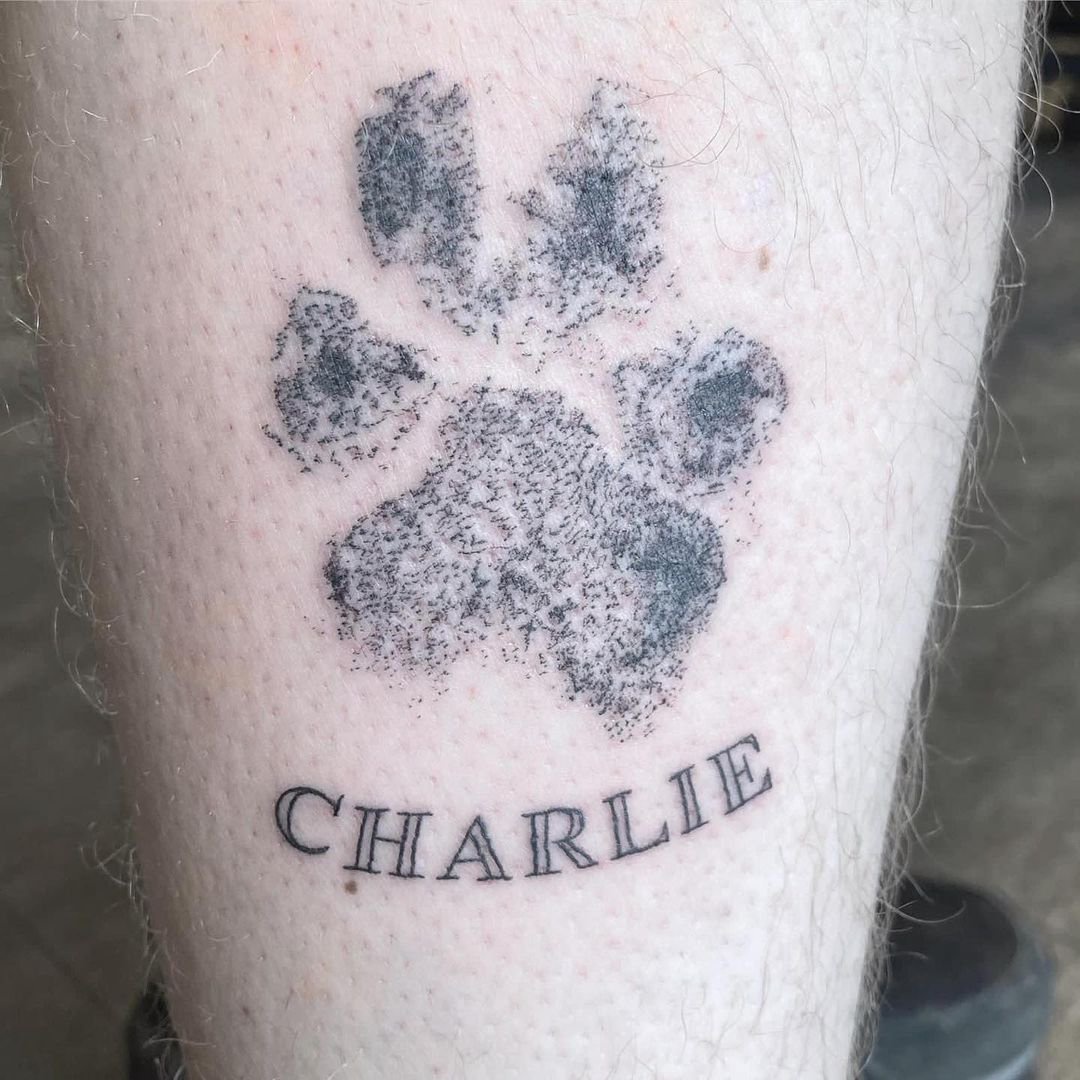 Ils Se Font Tatouer Les Empreintes De Leur Chien Pour Les Avoir Dans La Peau Pour La Vie Opera News