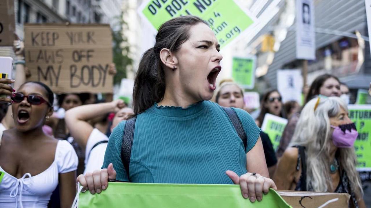 Nach historischer Entscheidung – 1000 Menschen an Protest für Abtreibungen in New York