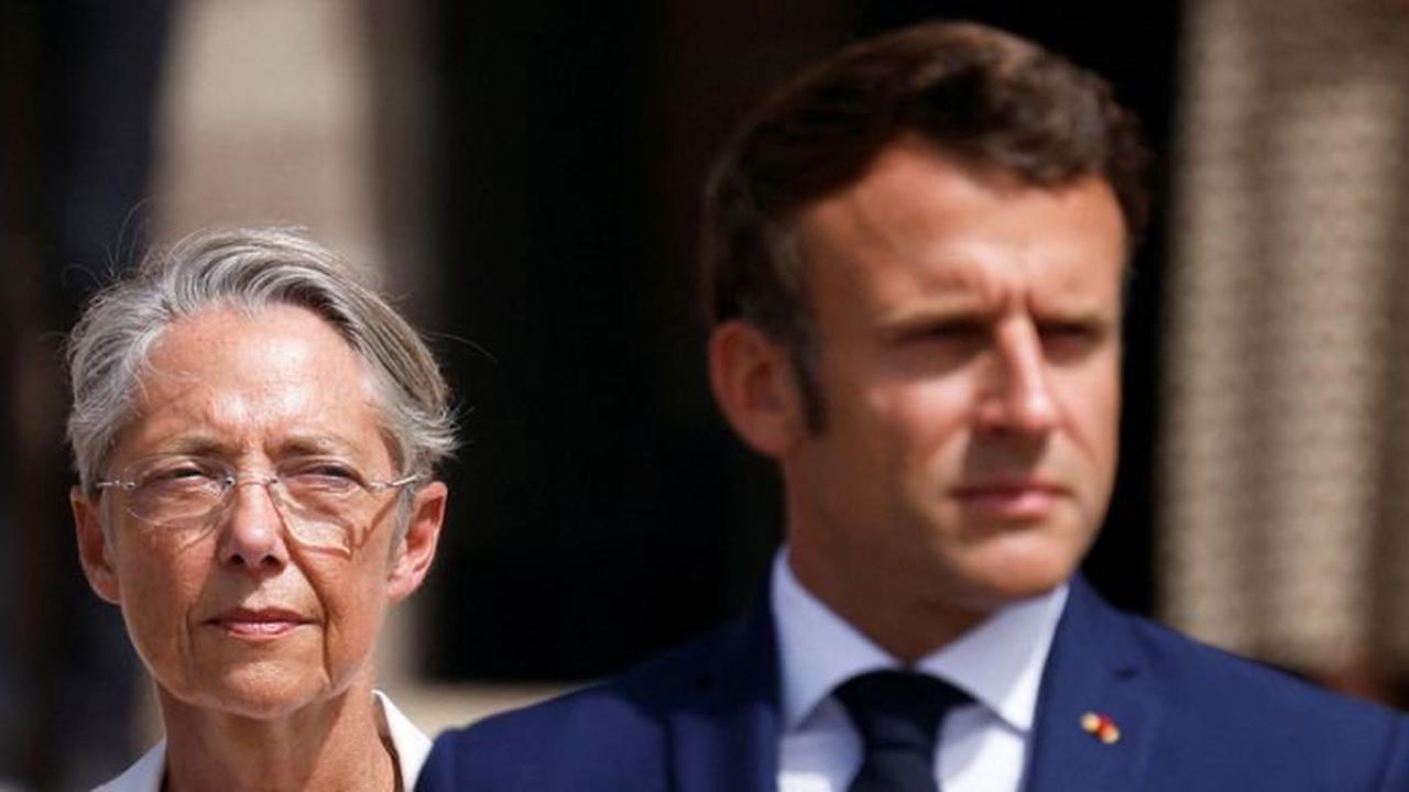 Remaniement : la semaine s'annonce intense pour Emmanuel Macron et Élisabeth Borne