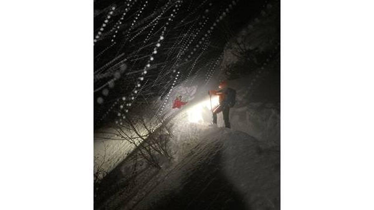 Leogang: Suche und Bergung eines verirrten Skifahrers unter Lawinengefahr