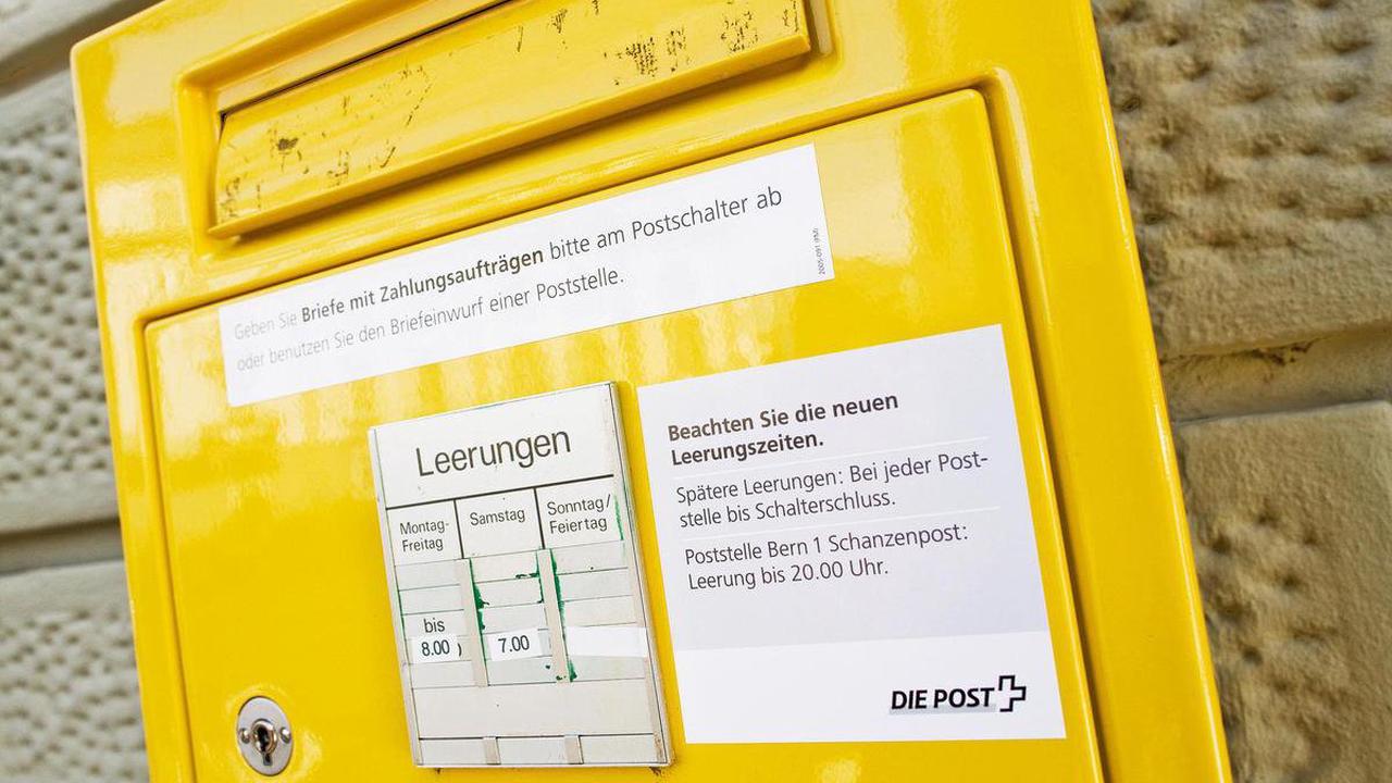 IDs und Führerausweise – 21 Ausweise in Briefkasten – Aargauer Polizei rätselt über Fund