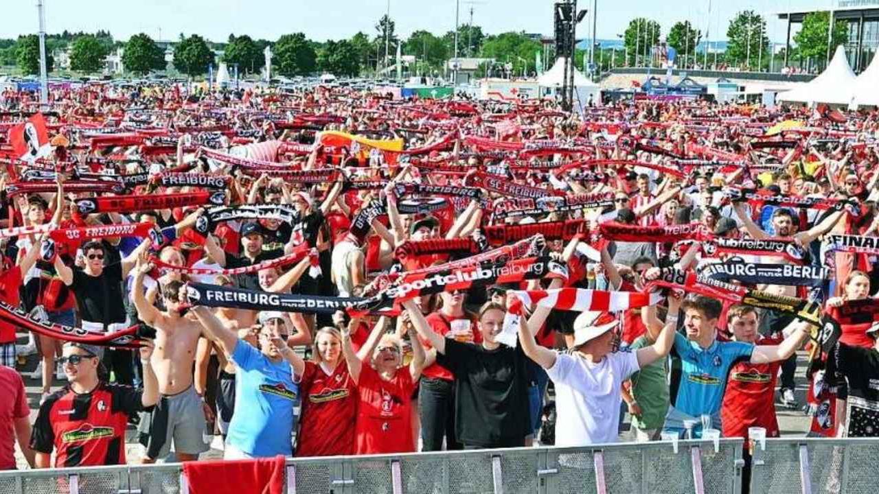"Wir sind so stolz auf unseren SC": 10.000 Fans feiern und leiden in Freiburg gemeinsam