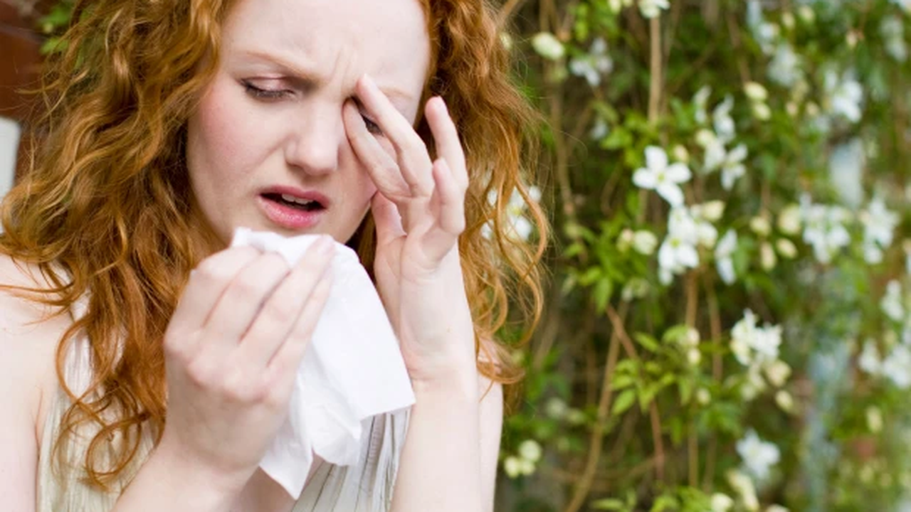 Warning to hay fever sufferers as pollen levels soar to ‘very high’ levels in parts of the UK – are you at risk?