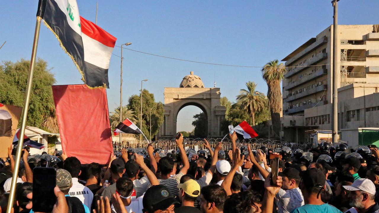 Bagdad Demonstranten dringen in irakisches Parlament ein