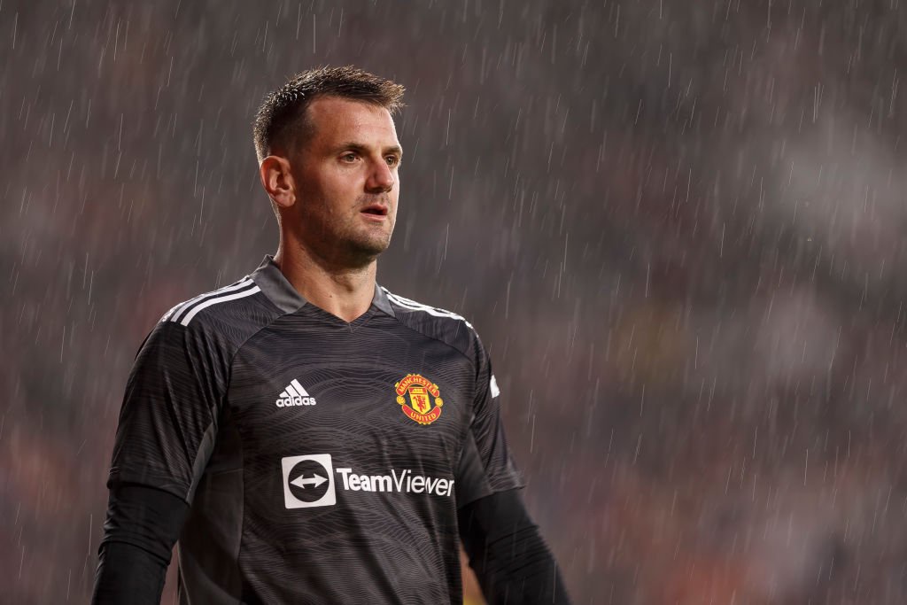 Tom Heaton has shown Manchester United he is ready if needed - Opera News
