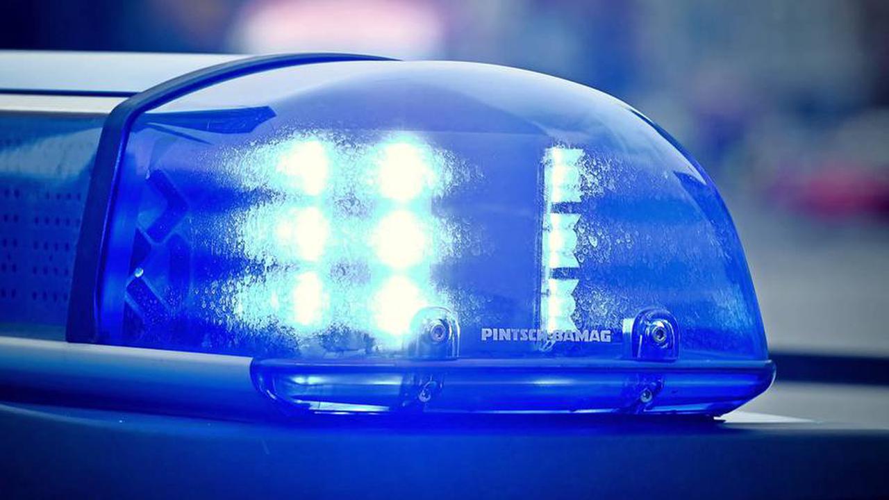 Ampel übersehen: Radfahrerin in Lübeck von Pkw angefahren und verletzt