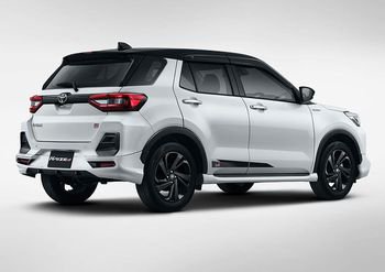 Sisi belakang Toyota Raize (TAM)