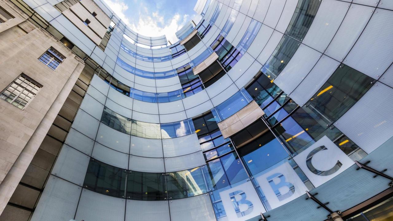 Medien - Britische Regierung plant Gebührenfinanzierung für BBC 2027 zu streichen