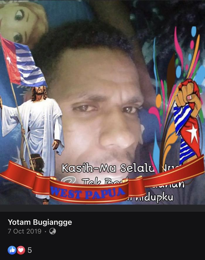 Foto Prada Yotam Bugiangge melarikan diri dengan membawa satu pucuk senjata api laras panjang itu jadi perbincangan netizen.