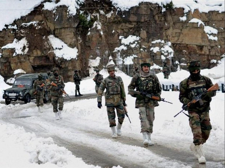 India-China border tensions flare up as soldiers scuffle in Ladakh ...