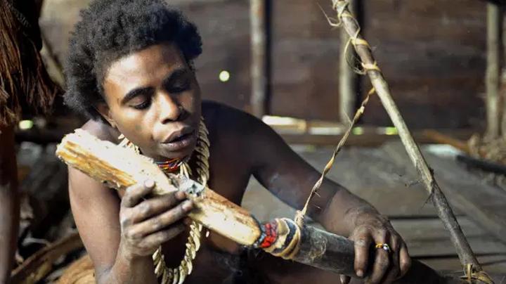 tribes-that-eat-human-flesh-and-use-corpses-for-rituals