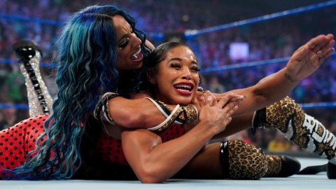 Wwe Smackdown Results Grades Sasha Banks Returns And Destroys Bianca Belair Opera News