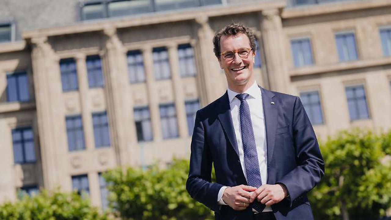 Erstes Schwarz-grünes Kabinett in NRW wird vereidigt