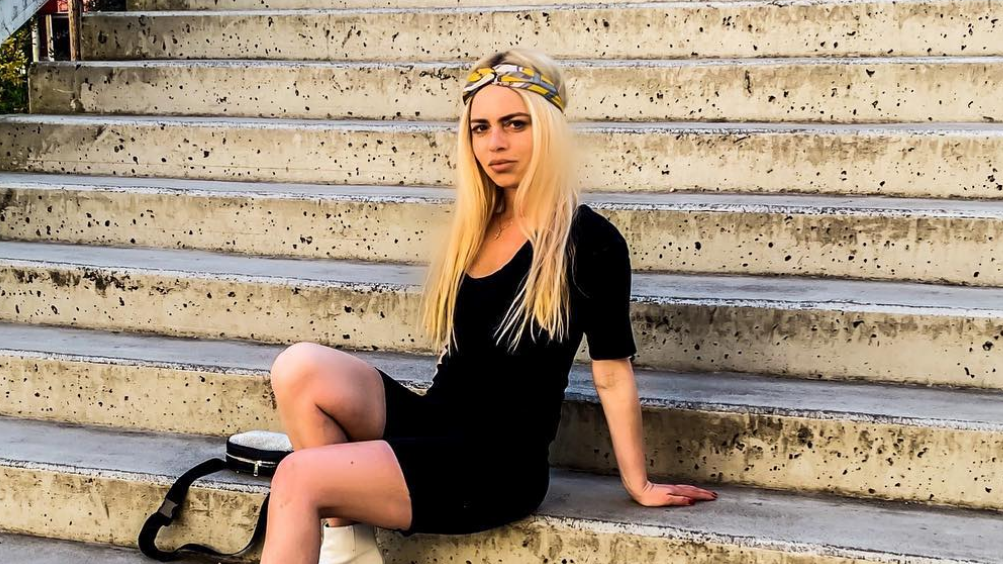 Sommerhaus Der Stars 2021 Adelina Zilai Herkunft Instagram Biografie Mola Adebisi Opera News