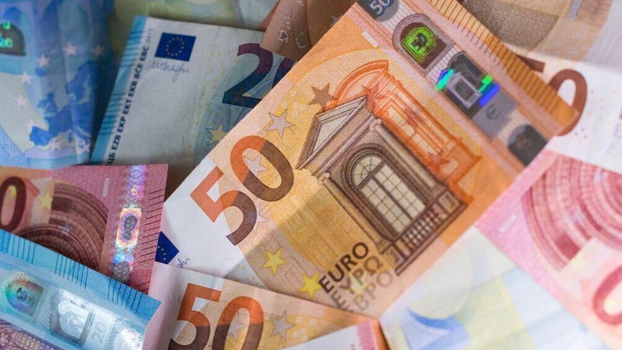 Geldregen: Mindestens 50.000 Euro wehen aus Mainzer Hochhaus