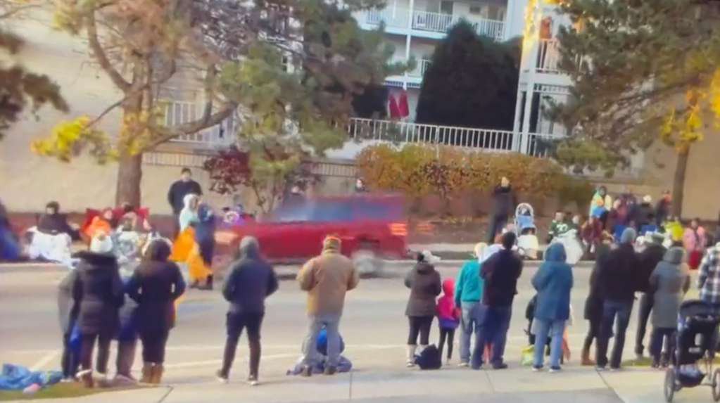 Orangeburg County Christmas Parade 2022 Horror In The United States: A Car Ran Over A Crowd Participating In A Christmas  Parade - Opera News