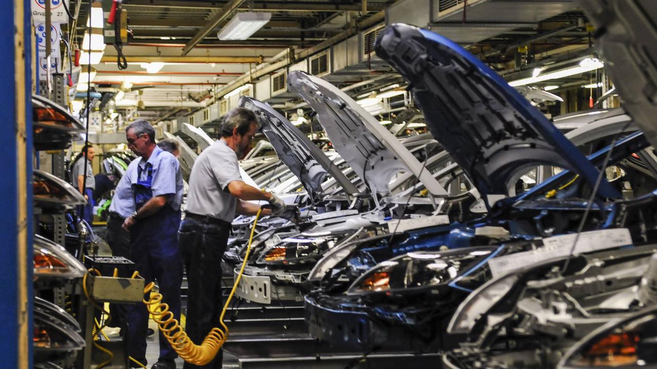 Sorgen in der Belegschaft : Ford droht Verkaufsverbot in Deutschland – Betriebsrat in Saarlouis fordert Klarheit von Geschäftsführung