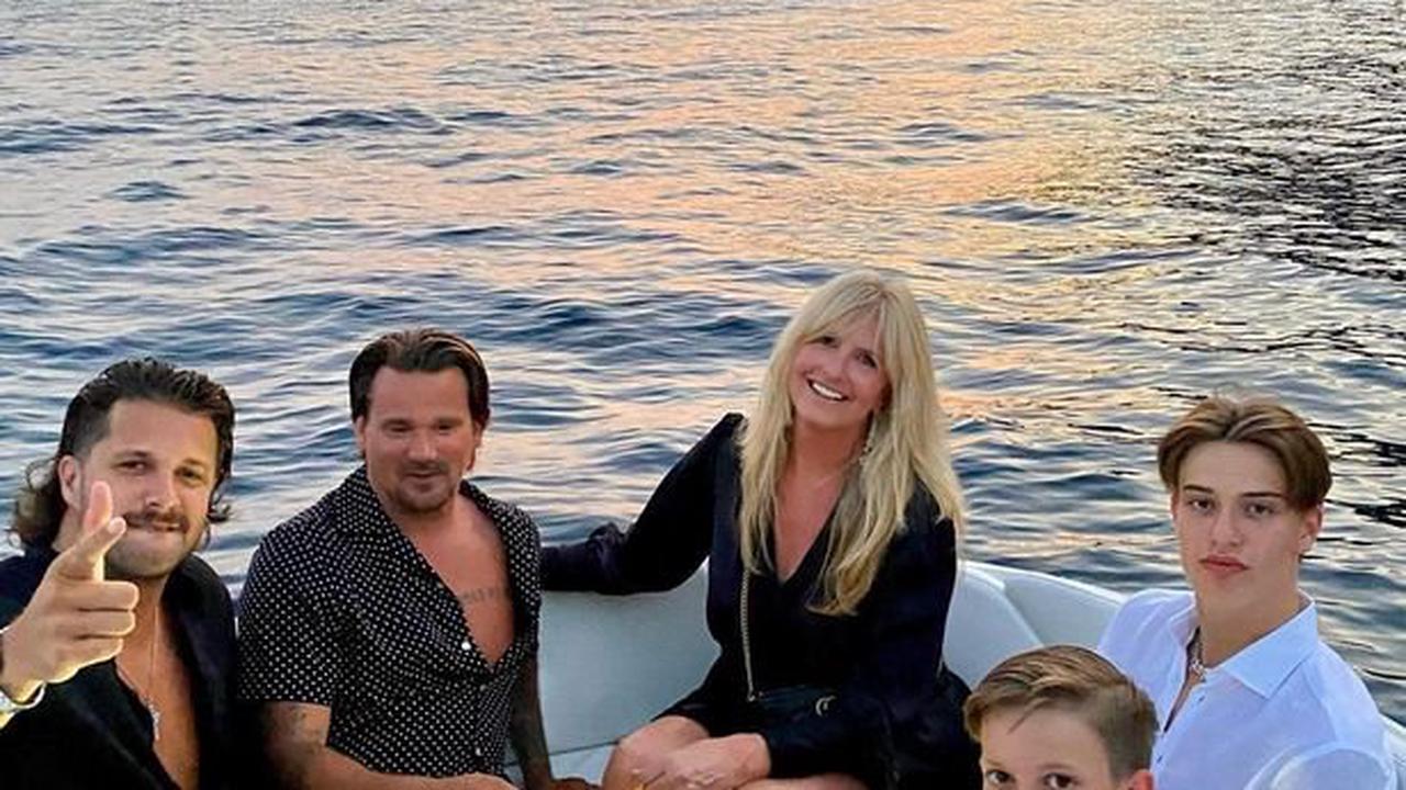 Rod Stewart's wife Penny Lancaster stuns on holiday with family in Italy