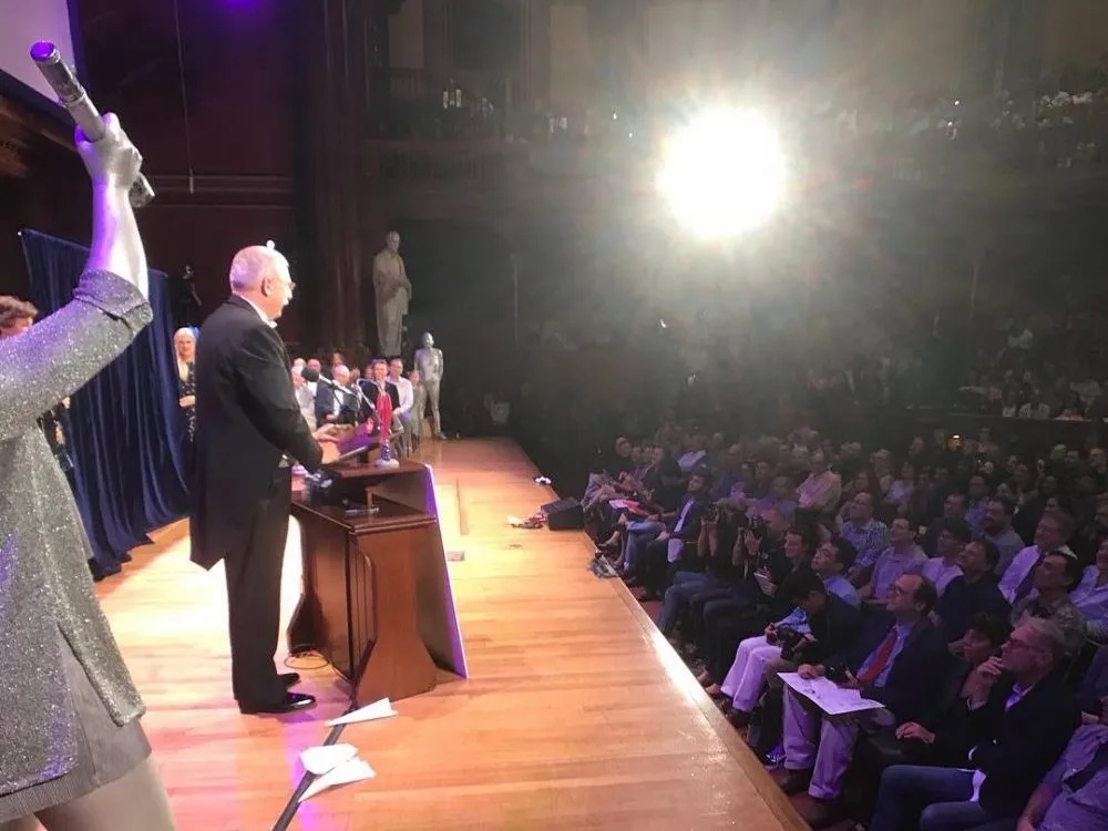 2021 Ig Nobel prize winners: beard research and wads of gum