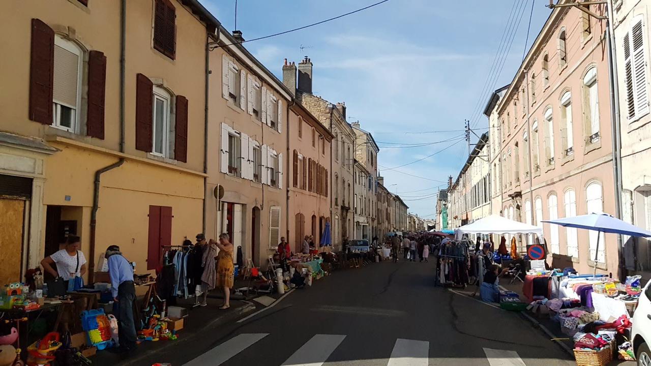 Lunéville : retour de la brocante du club de foot ESLS dans les rues Viller et Cosson