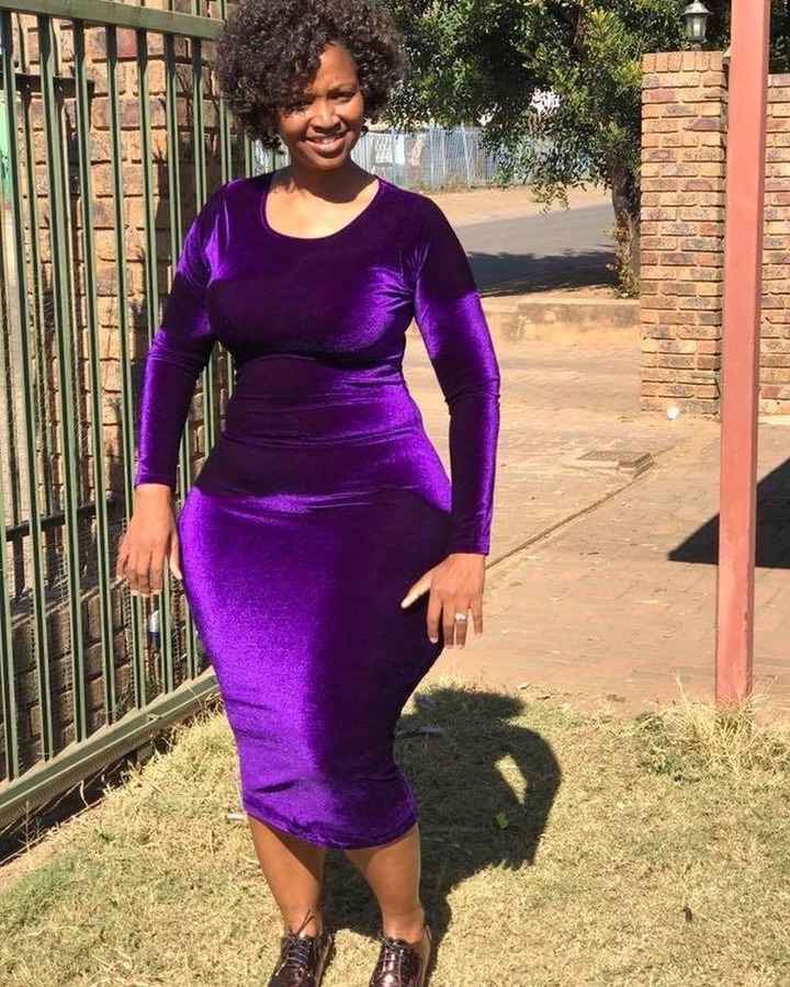 Image may contain: 1 person, standing and outdoor | Gorgeous women, Bodycon  dress, Two piece skirt set