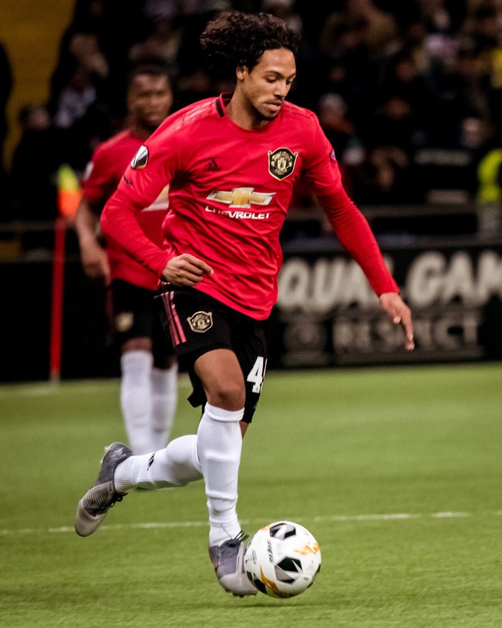 D'Mani Mellor pictured kicking a ball as comeback nears - United In Focus
