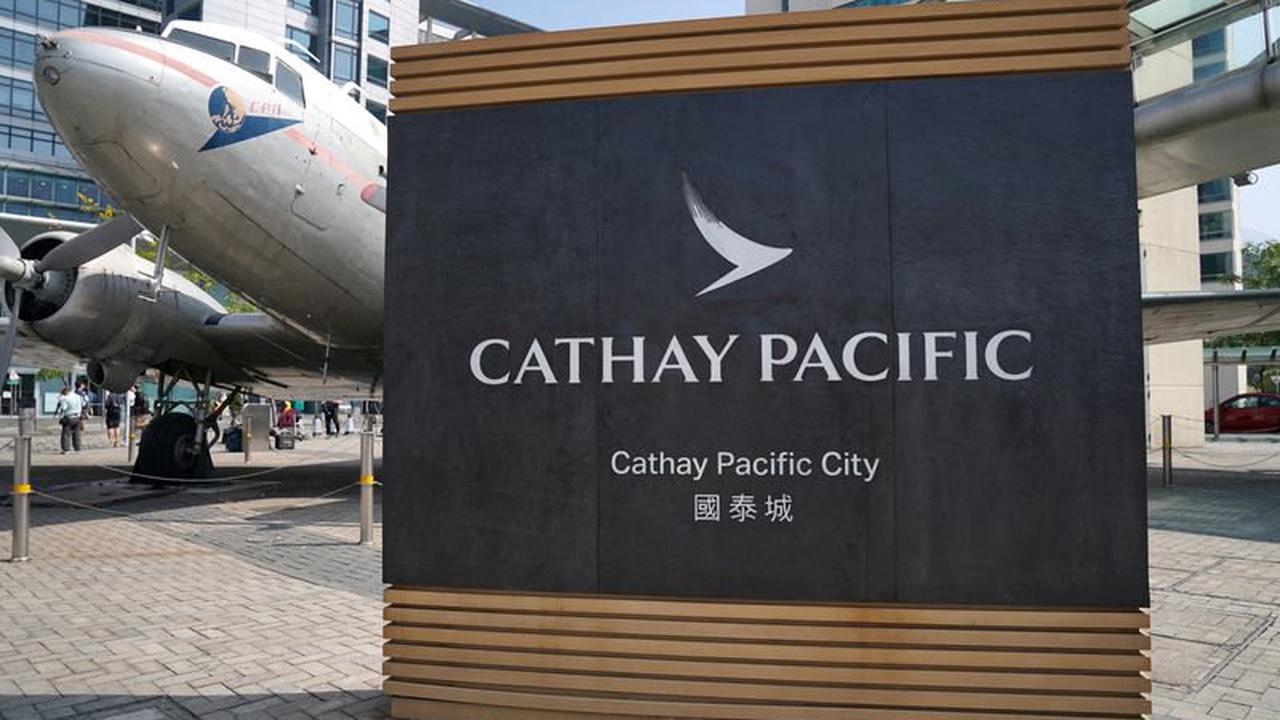 Cathay Pacific affichera une perte annuelle plus faible que prévu en 2021