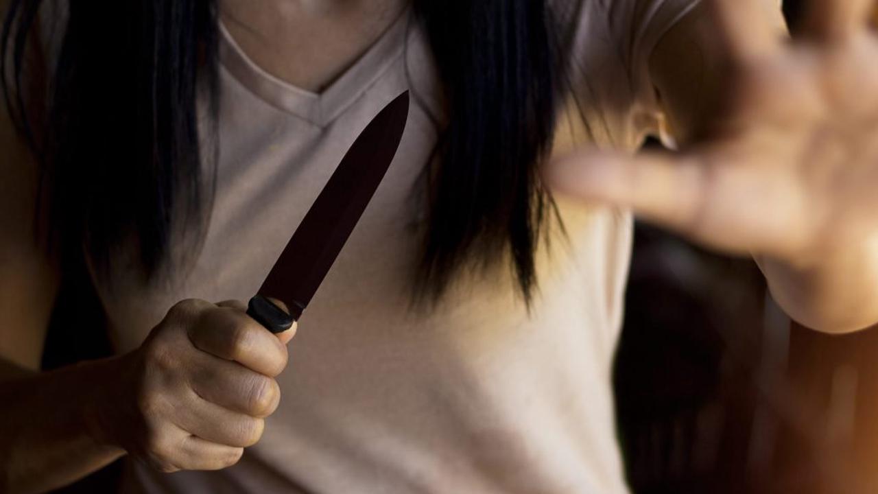 Kaufbeuren-Neugablonz | Frau randaliert mit Messer – Polizei kann die 30-Jährige sichern