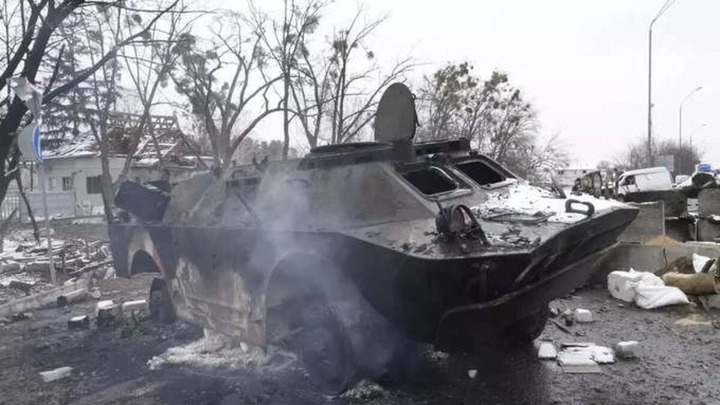 War News: Tank-cannon, armored ... Ukraine destroyed Russian army convoy,  the scene of destruction is visible on the streets
