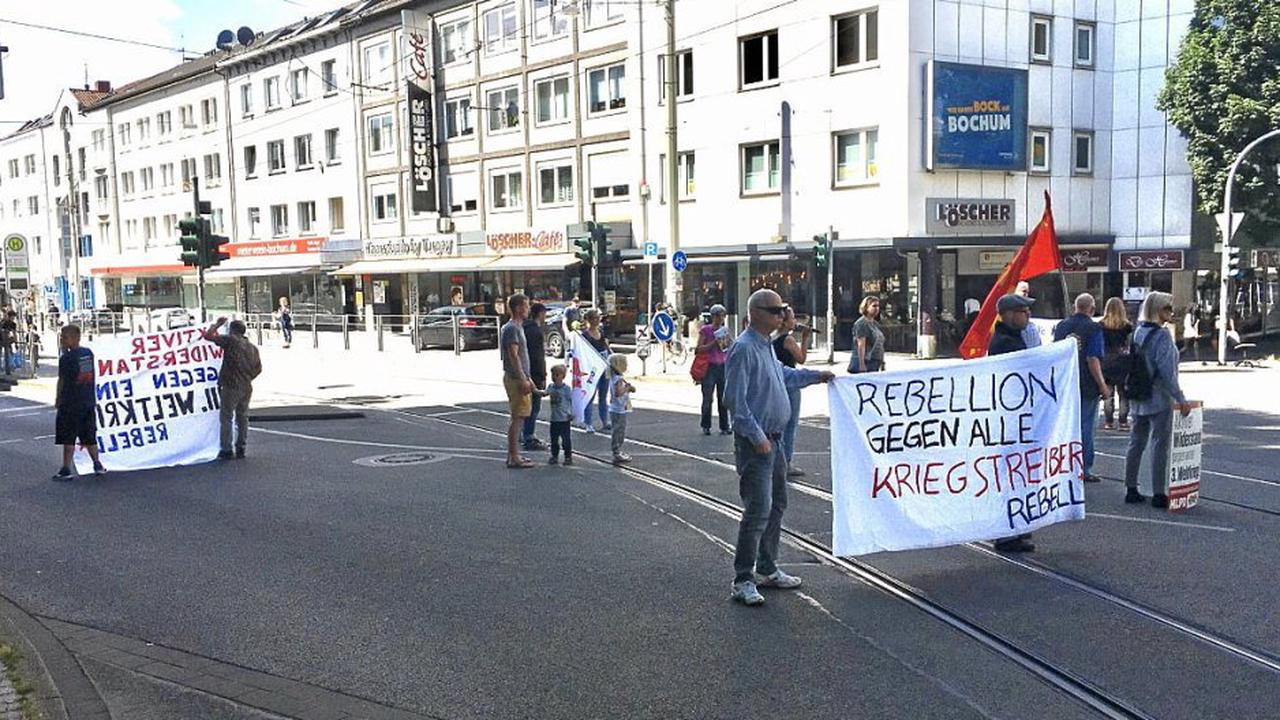 Bochum: Demonstranten blockieren Kreuzung in der Innenstadt