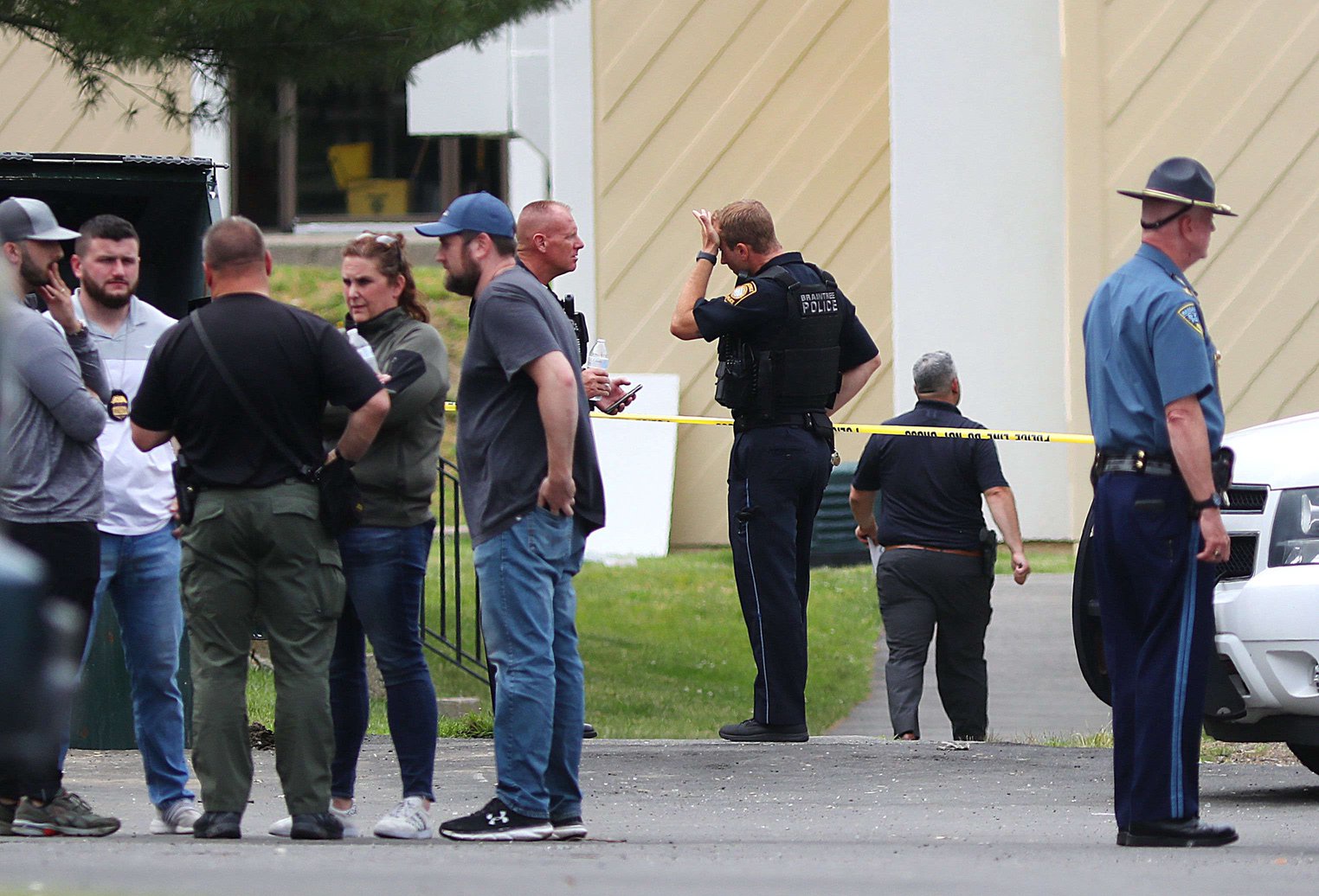 Two Braintree Police Officers Wounded And A Suspect Is Dead After Ambush Opera News