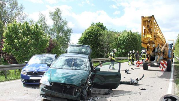 pol dadi gemarkung ober ramstadt b 426 unfall zwischen pkw und lkw person leicht verletzt opera news