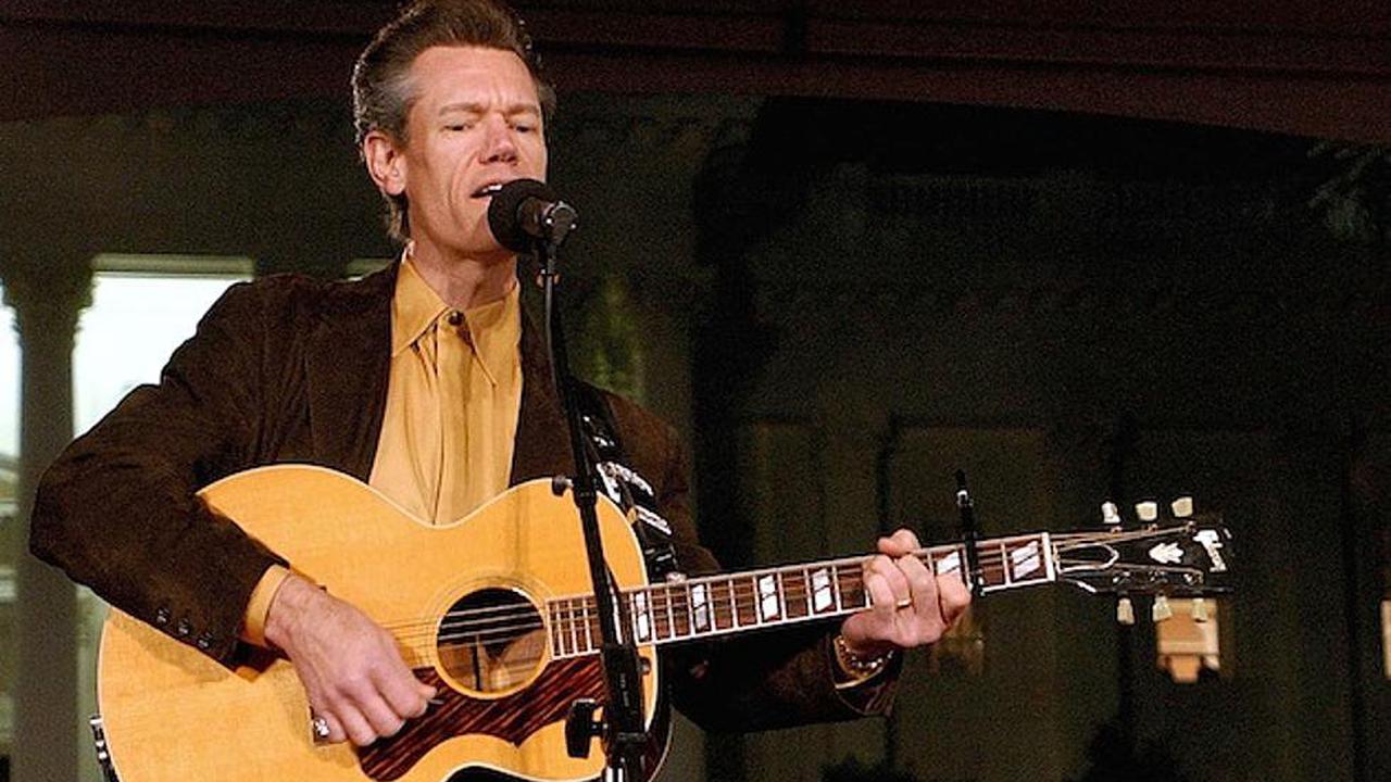 37 Years Ago: Randy Travis Signs Recording Contract With Warner Bros. Records