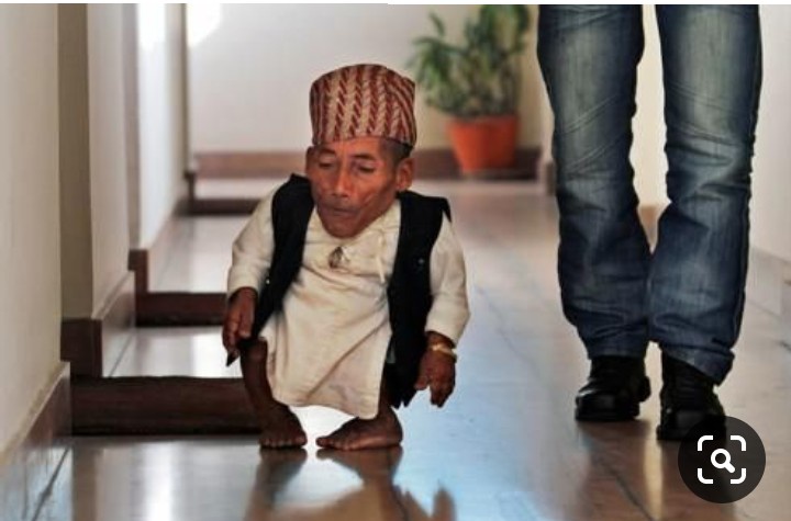 Meet The World S Tallest And Shortest Man Afronews Org Gh