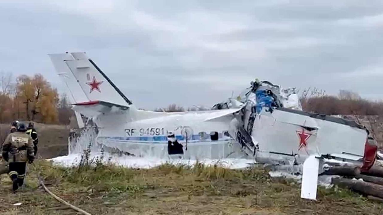 At least 16 die as plane full of skydivers crashes in central Russia -  Opera News