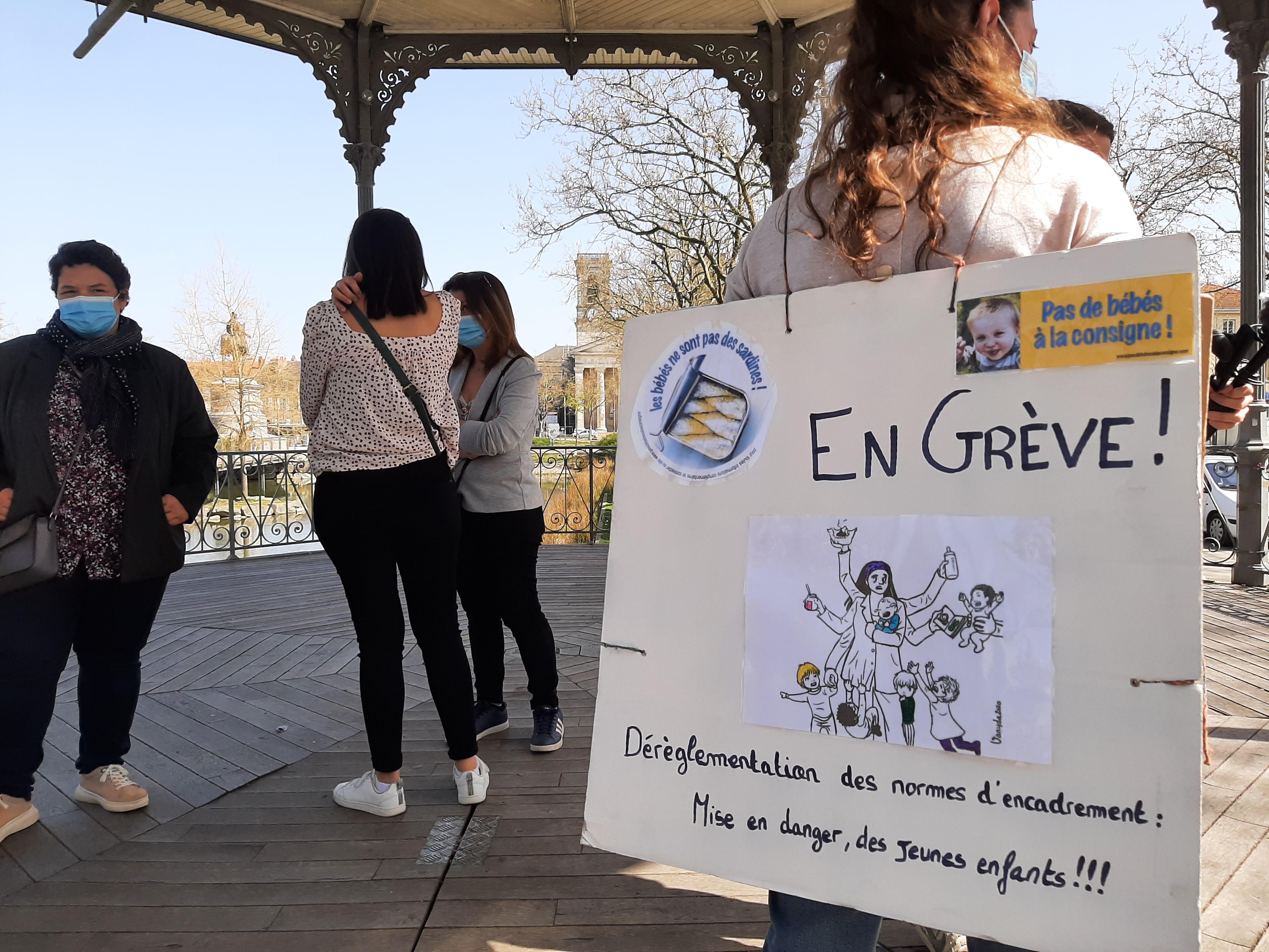 Vendee Nouvelle Manifestation Pour Le Collectif Pas De Bebes A La Consigne Opera News